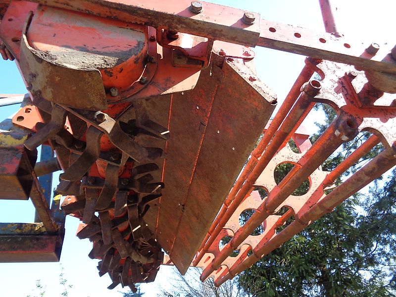 Howard Fräse Howard mit Pakerwalze&Hitch 200cm Breite