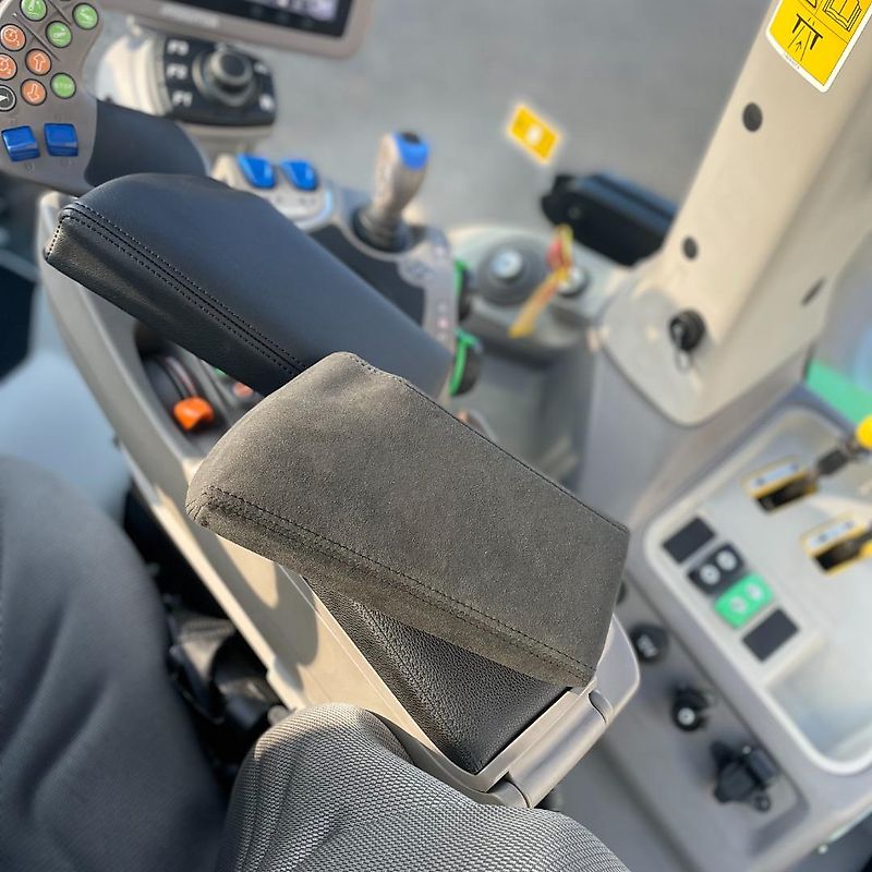 Deutz-Fahr Armleuning Deutz-Fahr Agrotron TTV en RCshift Armlehne