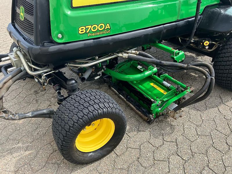 John Deere 8700 A