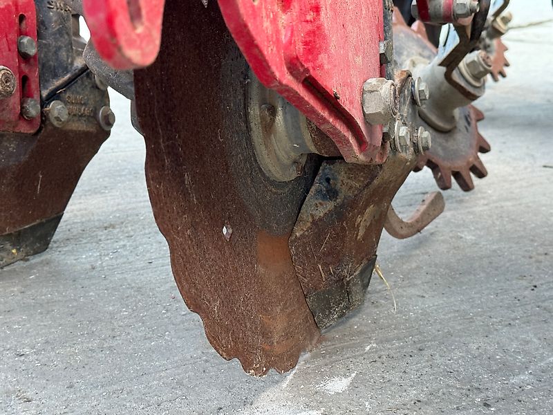 SUMO DD4 Seed Drill c/w Front Tank