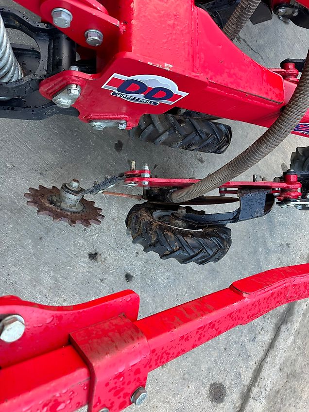 SUMO DD4 Seed Drill c/w Front Tank