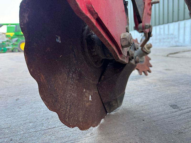 SUMO DD4 Seed Drill c/w Front Tank