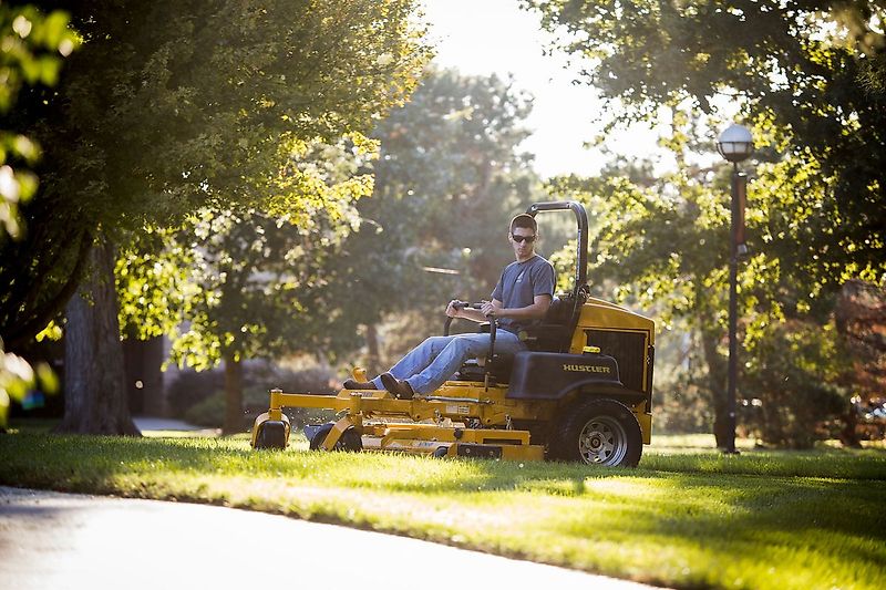 Hustler Z-Diesel 72&#34; Zero-Turn Aufsitzmäher