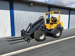 Eurotrac 36 PS Eurotrac Hoflader W12F (XL) Schutzdach, 2,55 m Arm, 3. Steuerkreis, Doppelspeed, Breitreifen