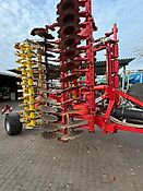 Pöttinger Terradisc 6001 T mit APV Streuer