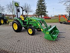 John Deere 4052M mit Frontlader