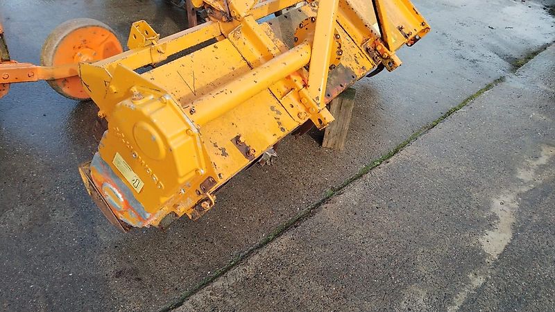 Howard Howard Rotavator HK 20 HB Serie U HR 20 HR 28 HR 40 HR50 HR30 HR20 3 Fräsen zur Revitalisierung