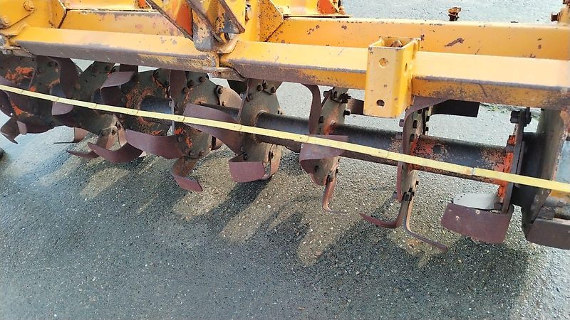 Howard Howard Rotavator HK 20 HB Serie U HR 20 HR 28 HR 40 HR50 HR30 HR20 3 Fräsen zur Revitalisierung