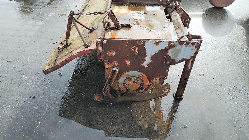 Howard Howard Rotavator HK 20 HB Serie U HR 20 HR 28 HR 40 HR50 HR30 HR20 3 Fräsen zur Revitalisierung