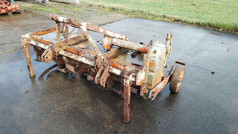 Howard Howard Rotavator HK 20 HB Serie U HR 20 HR 28 HR 40 HR50 HR30 HR20 3 Fräsen zur Revitalisierung