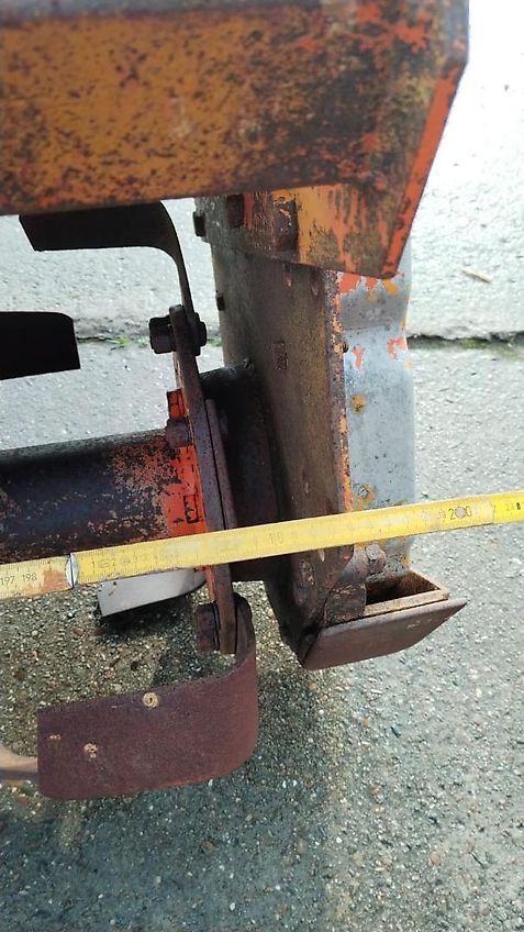 Howard Howard Rotavator HK 20 HB Serie U HR 20 HR 28 HR 40 HR50 HR30 HR20 3 Fräsen zur Revitalisierung