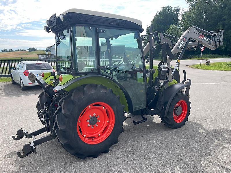 Claas Nexos 210 mit Frontlader und Frontzapfwelle, erst 236 Betriebsstunden, neuwertiger Zustand