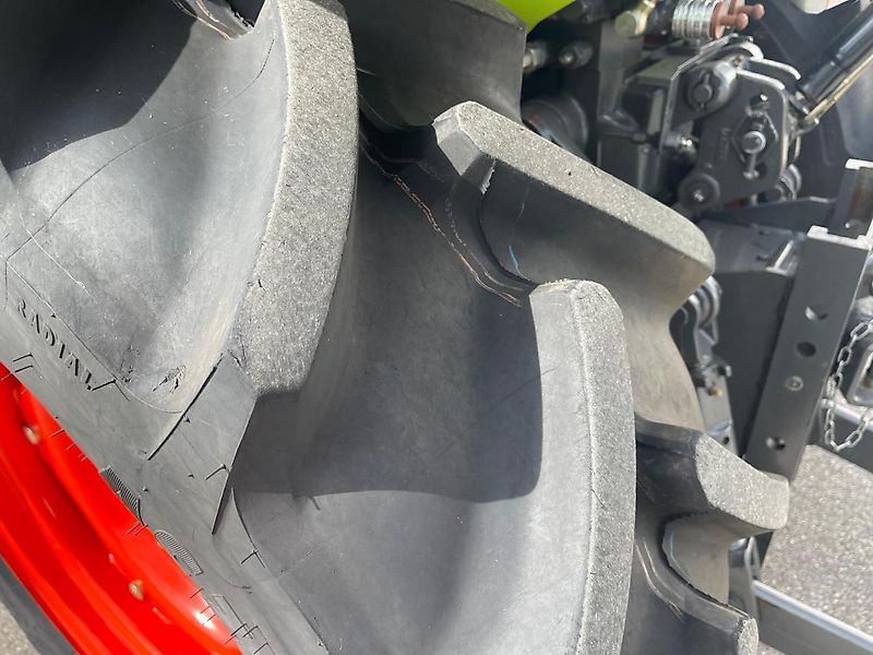 Claas Nexos 210 mit Frontlader und Frontzapfwelle, erst 236 Betriebsstunden, neuwertiger Zustand