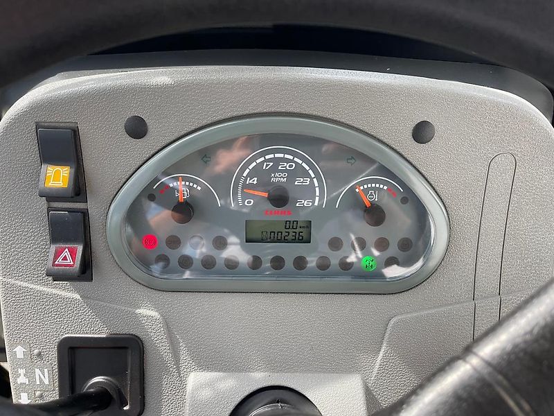 Claas Nexos 210 mit Frontlader und Frontzapfwelle, erst 236 Betriebsstunden, neuwertiger Zustand