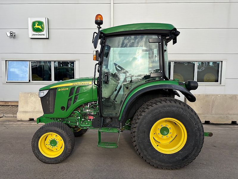 John Deere 4052R