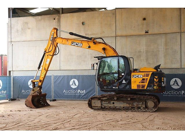JCB JS131LC