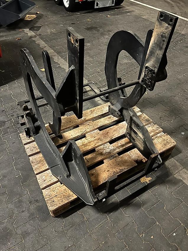 Frost Anbaukonsolen für CASE IH MAXXUM 5120