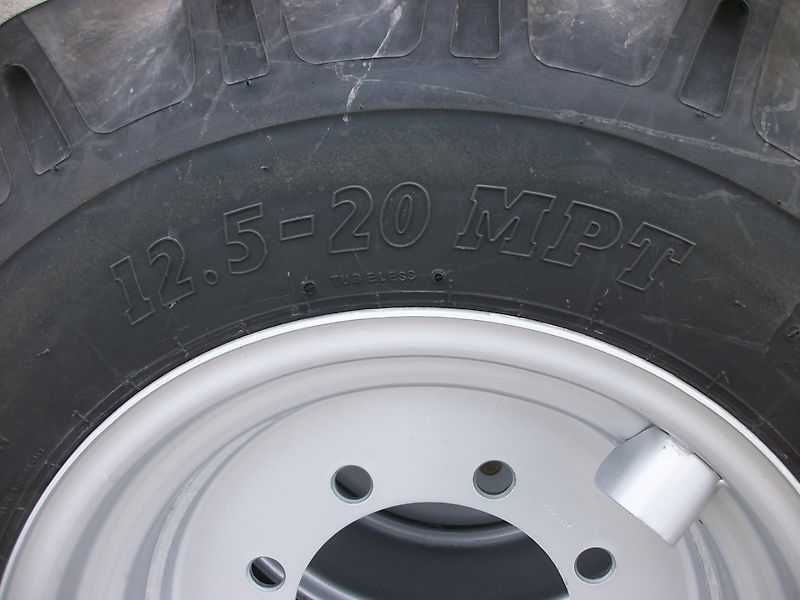 BKT 12.5-20 MPT 567 ET0