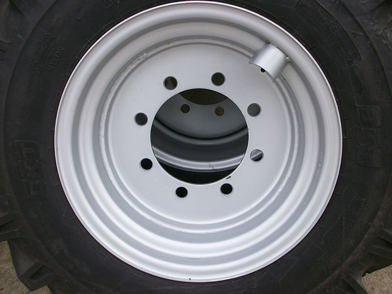 BKT 12.5-20 MPT 567 ET0