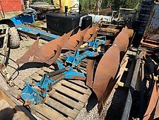 Överum Aufsatteldrehpflug DVL6108H Grindel, Grindelgehäuse, Hydraulikzylinder Steinsicherung und Pflugkörper, Streichbleche neuwertig, Preis je Stück