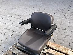 Mercedes Benz Trac 800 Fahrersitz