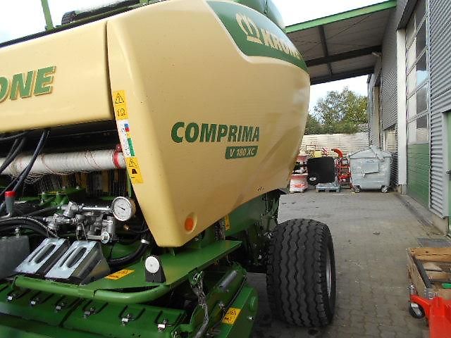 Krone RUNDBALLENPRESSE COMPRIMA V180XC