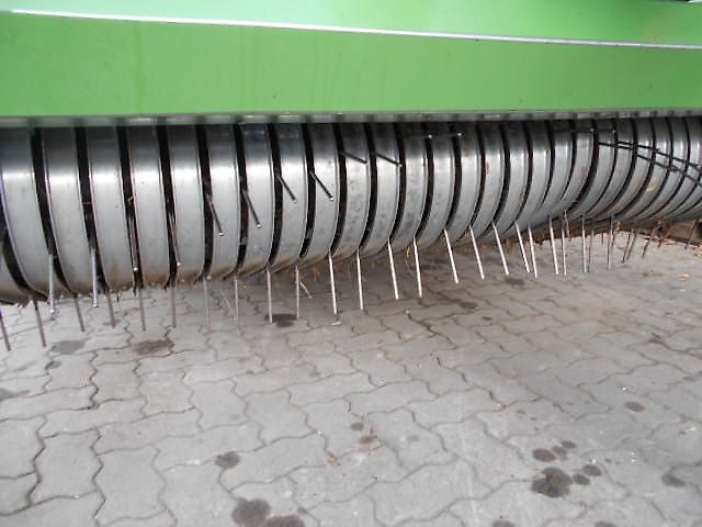 Krone RUNDBALLENPRESSE COMPRIMA V180XC