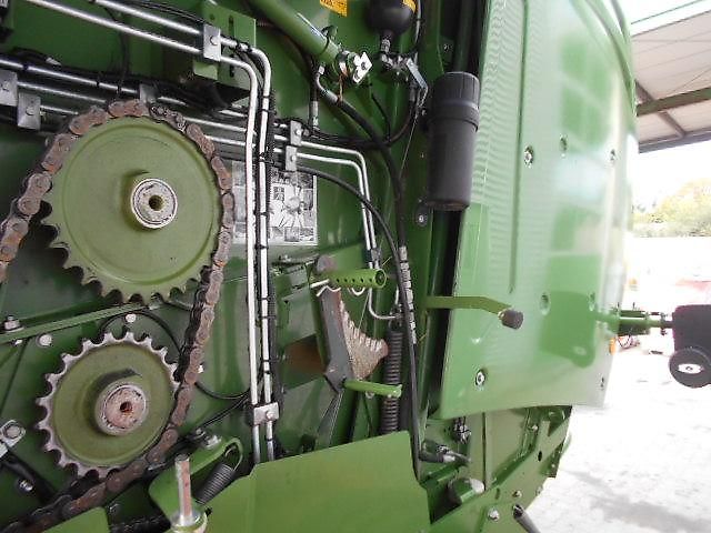 Krone RUNDBALLENPRESSE COMPRIMA V180XC