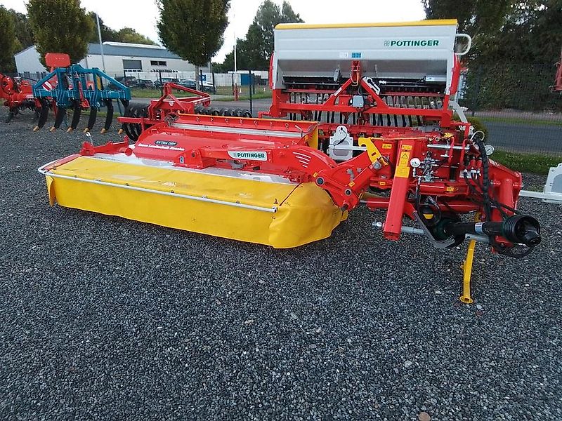 Pöttinger Novacat 302 ED Heckmähwerk Scheibenmähwerk Aufbereiter