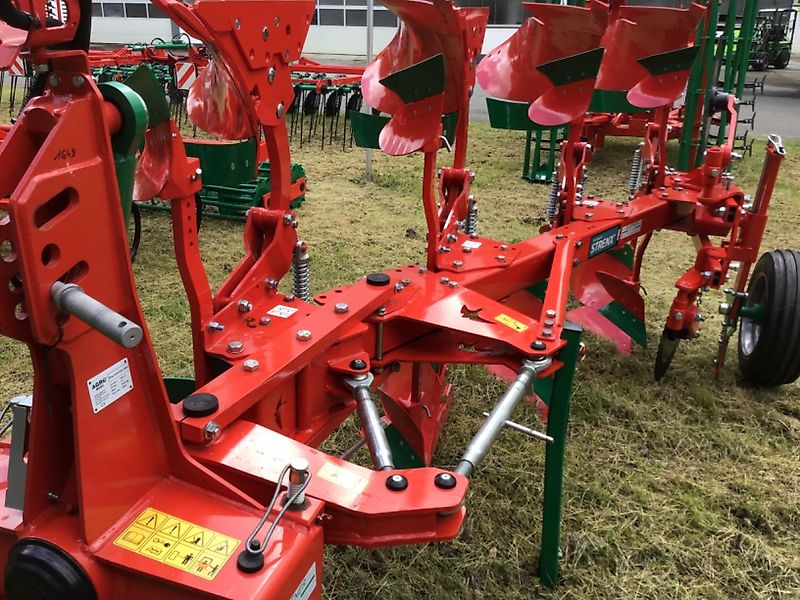 AGRO-MASZ POL 4 Federsteinsicherung