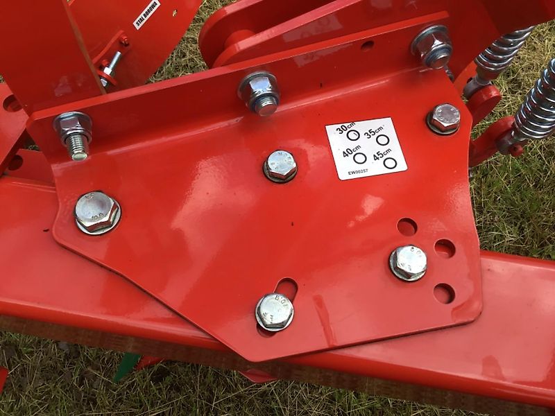 AGRO-MASZ POL 4 Federsteinsicherung