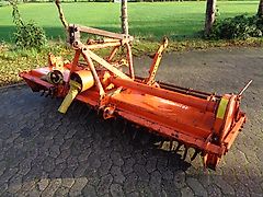 Howard Howard Rotavator HA 255cm Arbeitsbreite mit Pakerwalze&Hitch Ideal für Schwierige Einsätze Kompoststall Steinige Böden da das Gerät mit den Arbeitswerkzeugen nich Verstoppft