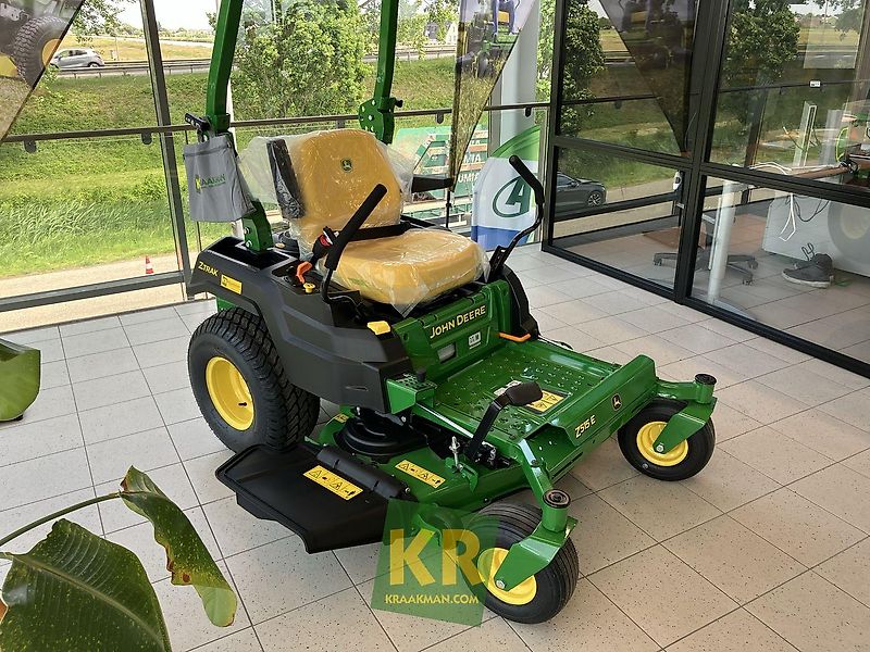 John Deere Z515E ZEROTURN #696126