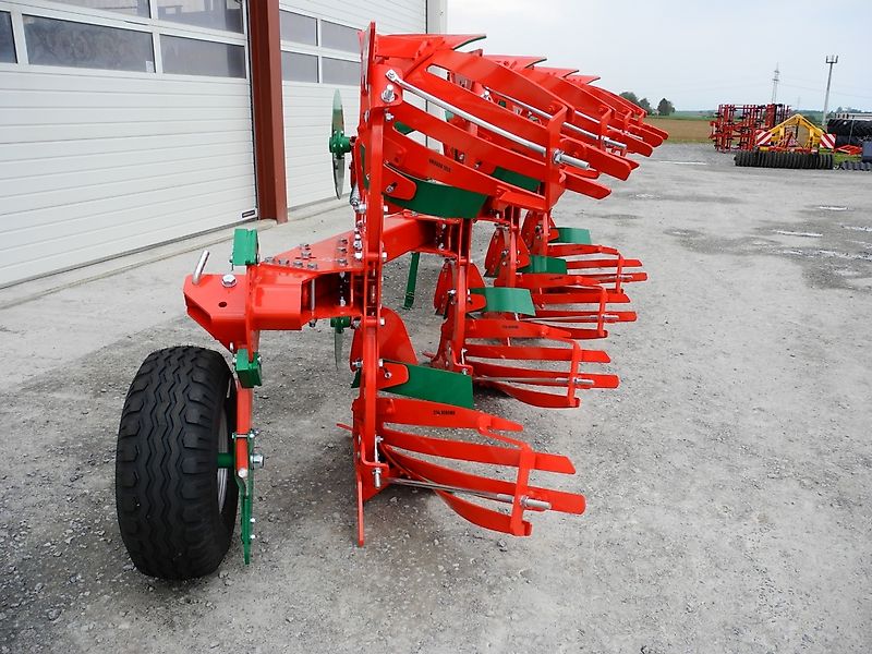 AGRO-MASZ PO4-85 Streifenkörper, 4-Schar Pflug