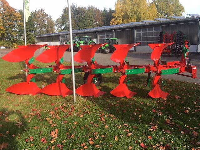 AGRO-MASZ PO 5 mit Blattfedersteinsicherung