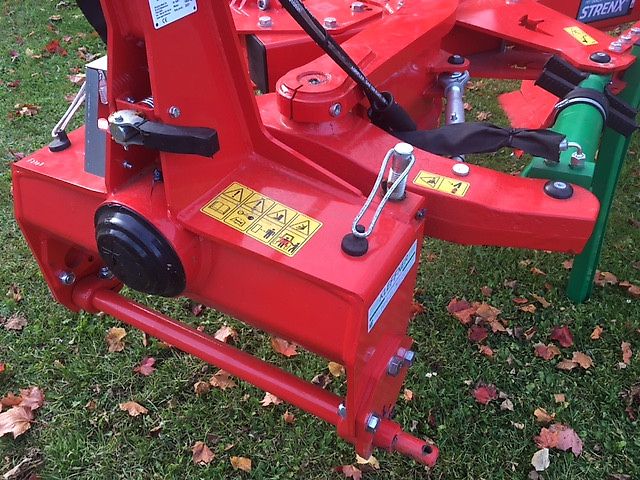 AGRO-MASZ PO 5 mit Blattfedersteinsicherung