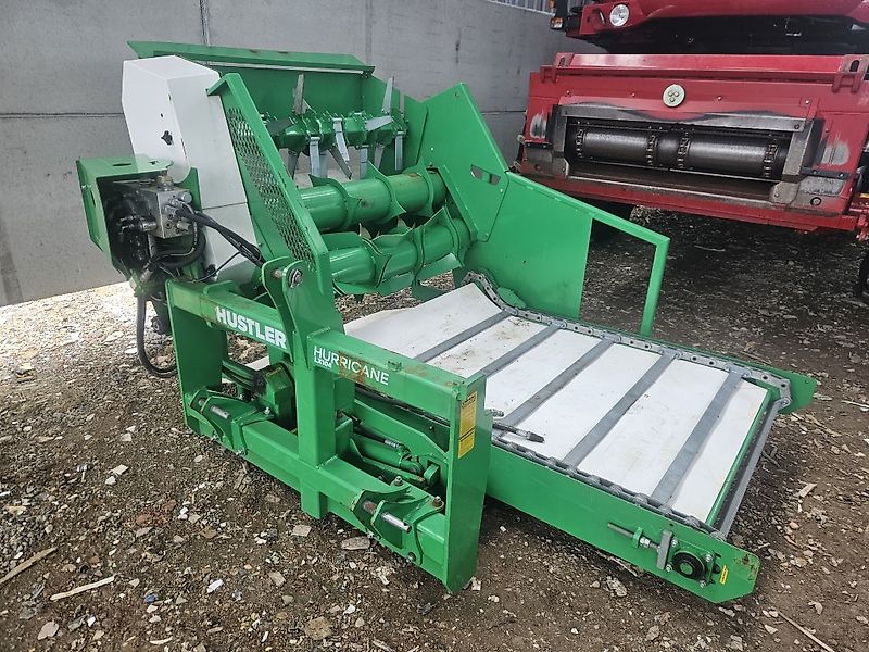 Hustler Hurricane LX104 Bale Feeder