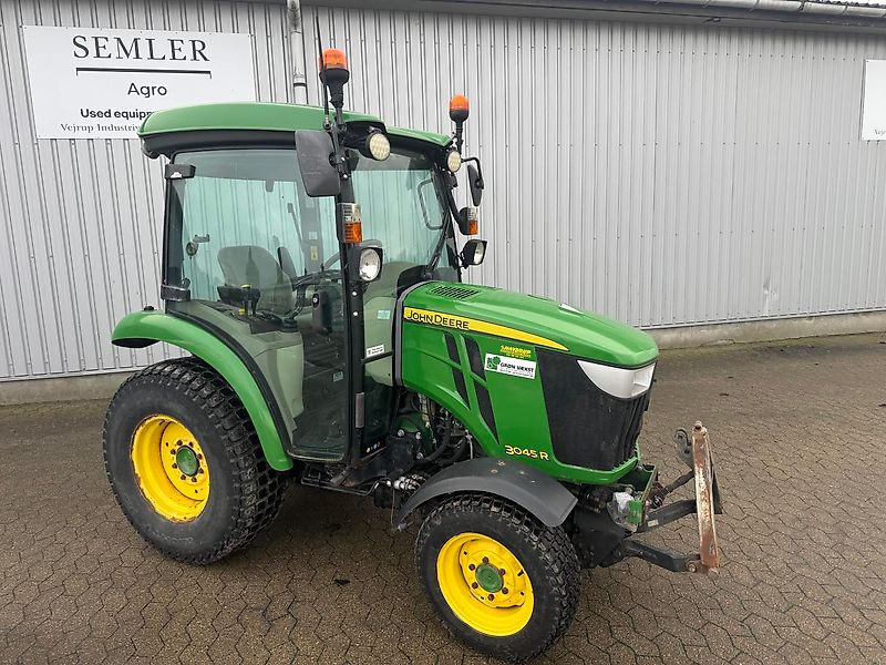 John Deere 3045R