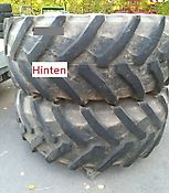 New Holland 2 Komplett-Räder 650/75 R 38 auf Felge 23x38