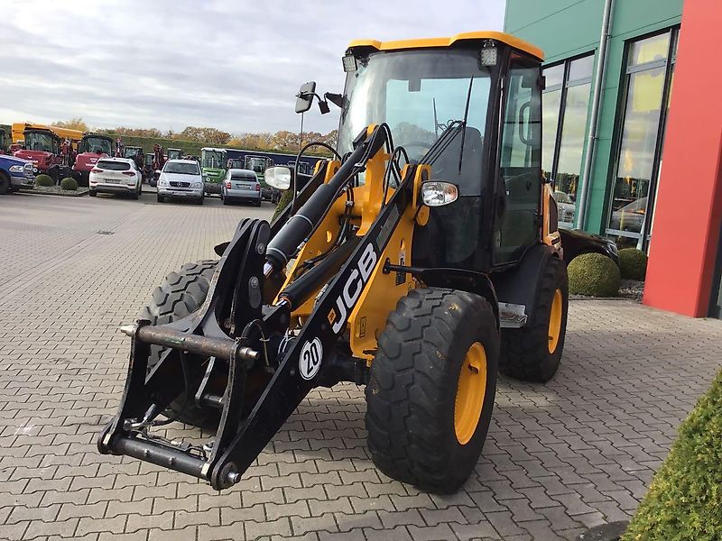 JCB 407