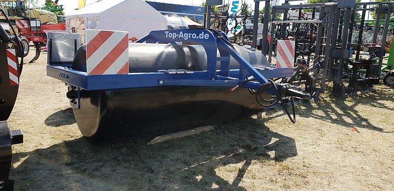 Top-Agro Wiesenwalze WWHD2512 2,66m Breite inkl. Abstreifer und FAHRWERK mit ADR-Achse