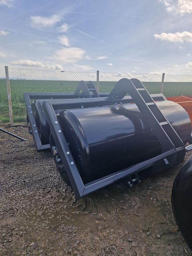 Top-Agro Wiesenwalze WWHD2512 2,66m Breite inkl. Abstreifer und FAHRWERK mit ADR-Achse