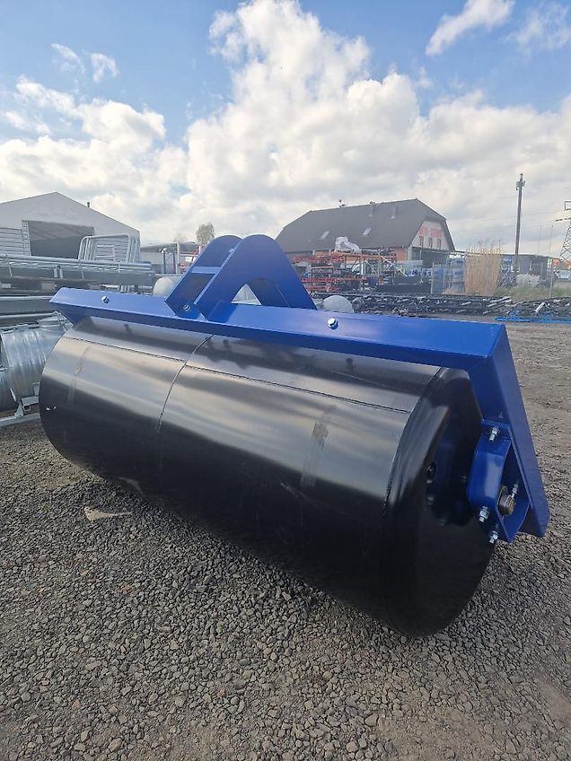 Top-Agro Wiesenwalze WWHD2512 2,66m Breite inkl. Abstreifer und FAHRWERK mit ADR-Achse