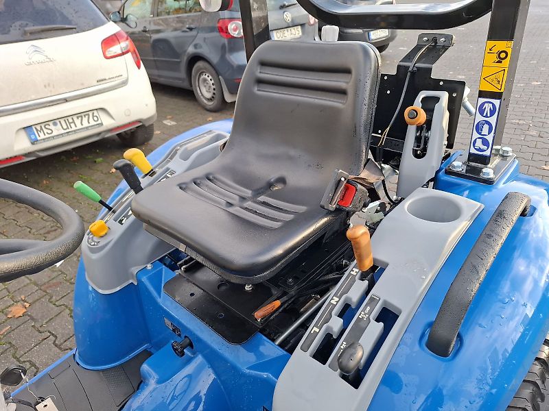 New Holland Boomer 25 Stage V