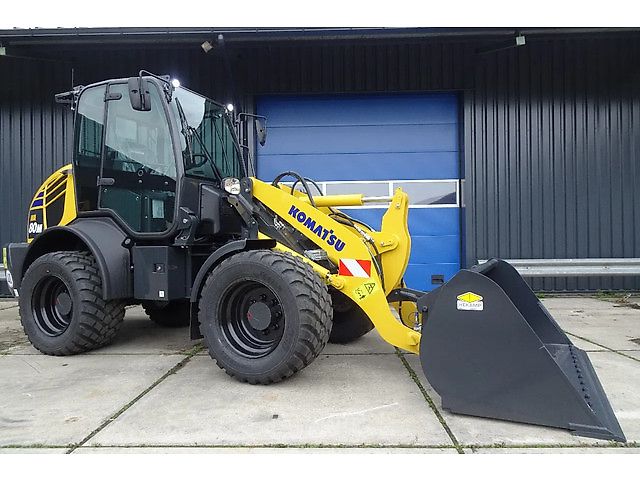 Komatsu WA80M Wielader Shovel