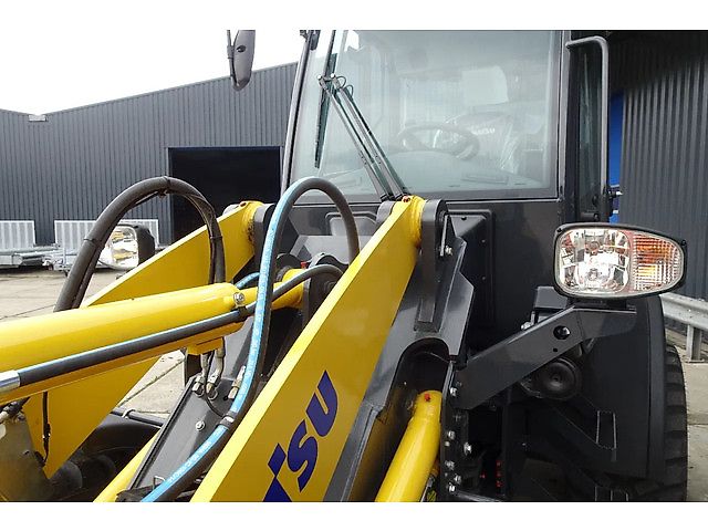 Komatsu WA80M Wielader Shovel