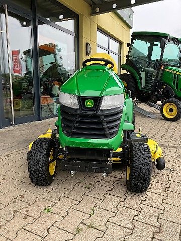 John Deere X590