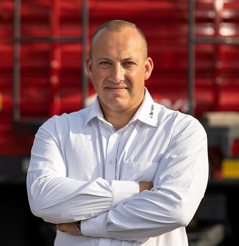 Contactpersonen De heer Kamil Wisłocki