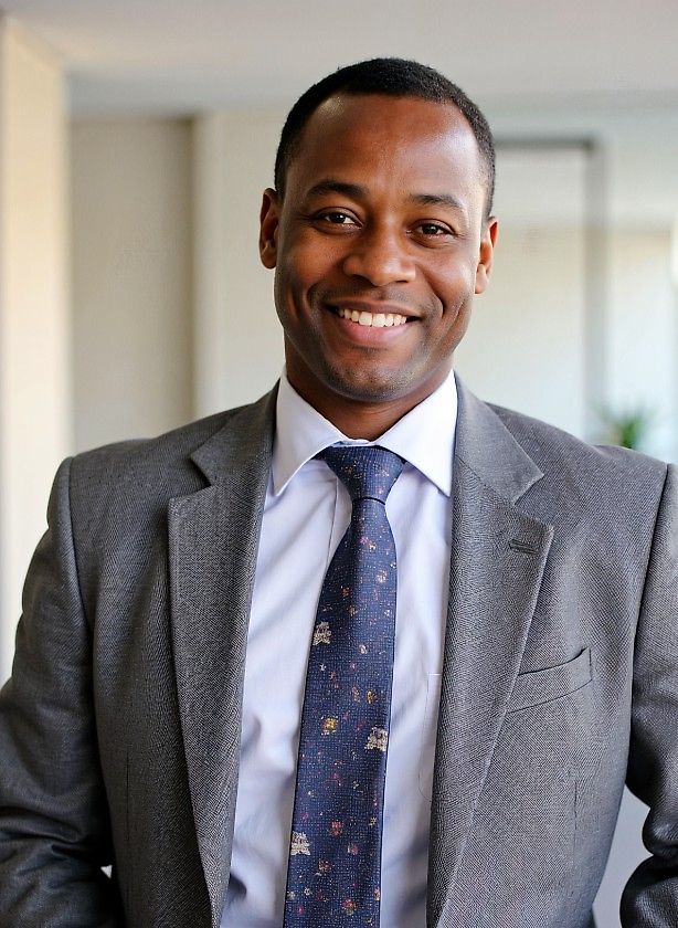 Contactpersonen De heer Victor Riwa